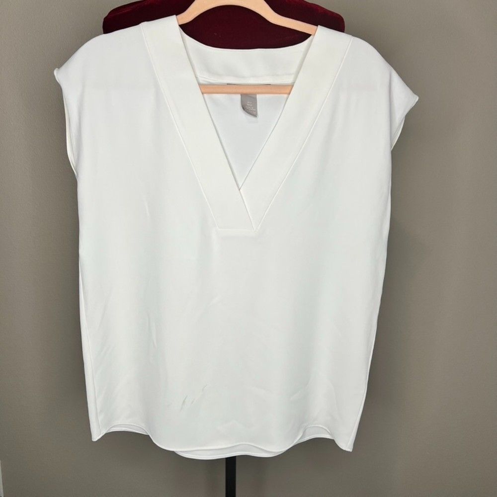 H & M White Sleeveless Top